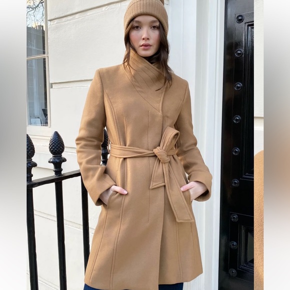 Aritzia Babaton The Connor Coat virgin wool jacket - Picture 1 of 10